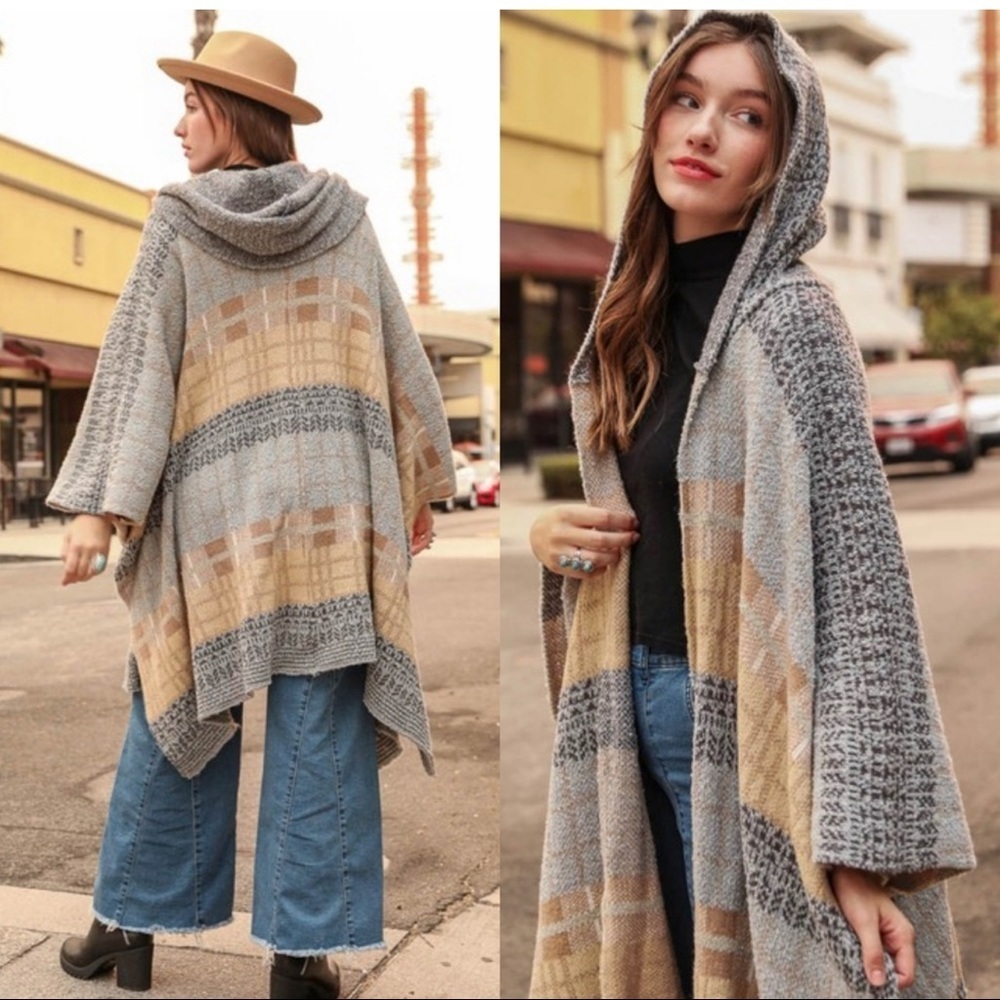 The FREYA Hooded Tartan Ruana - Picture 2 of 2